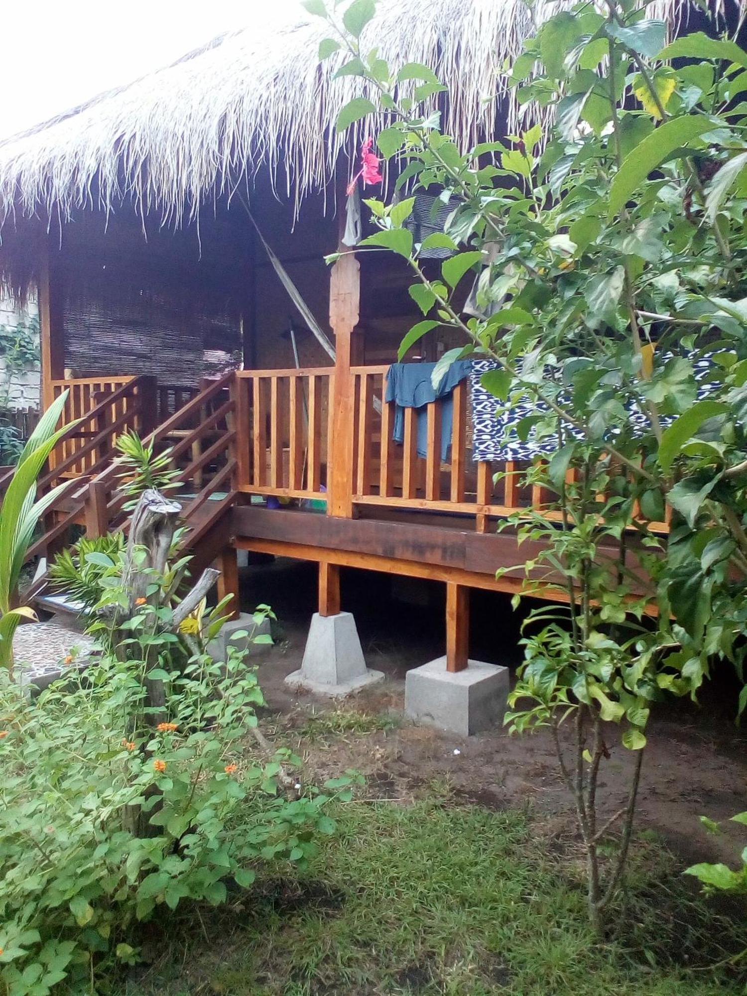 Tangga Bungalows غيلي آير الغرفة الصورة