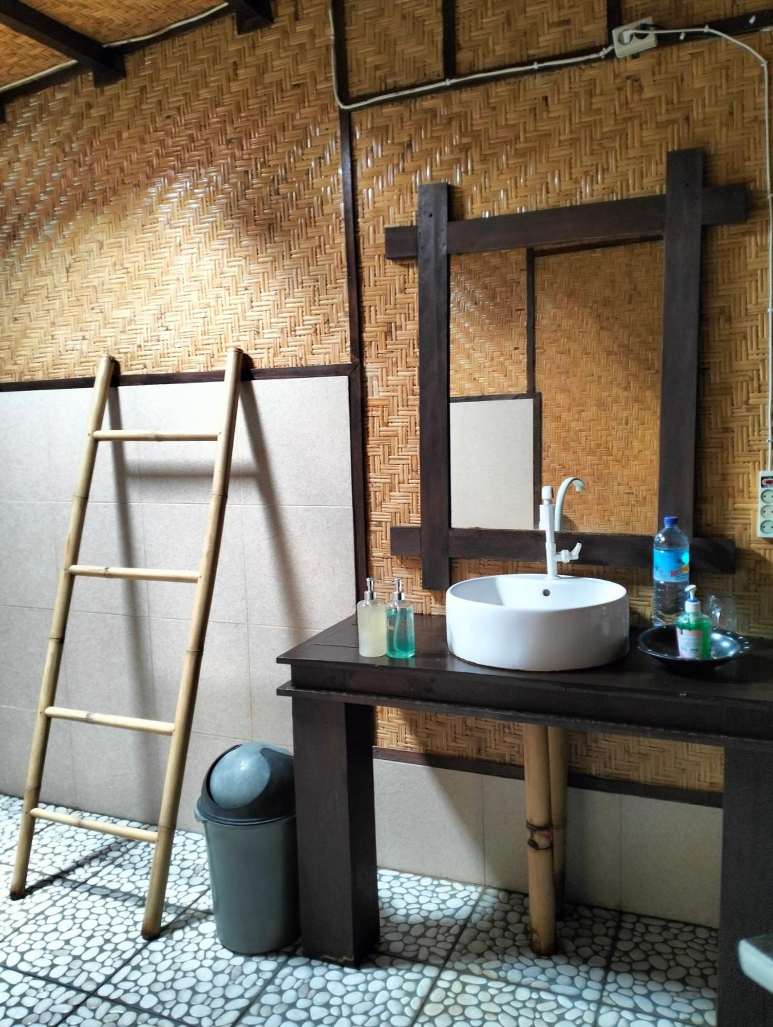 Tangga Bungalows غيلي آير الغرفة الصورة