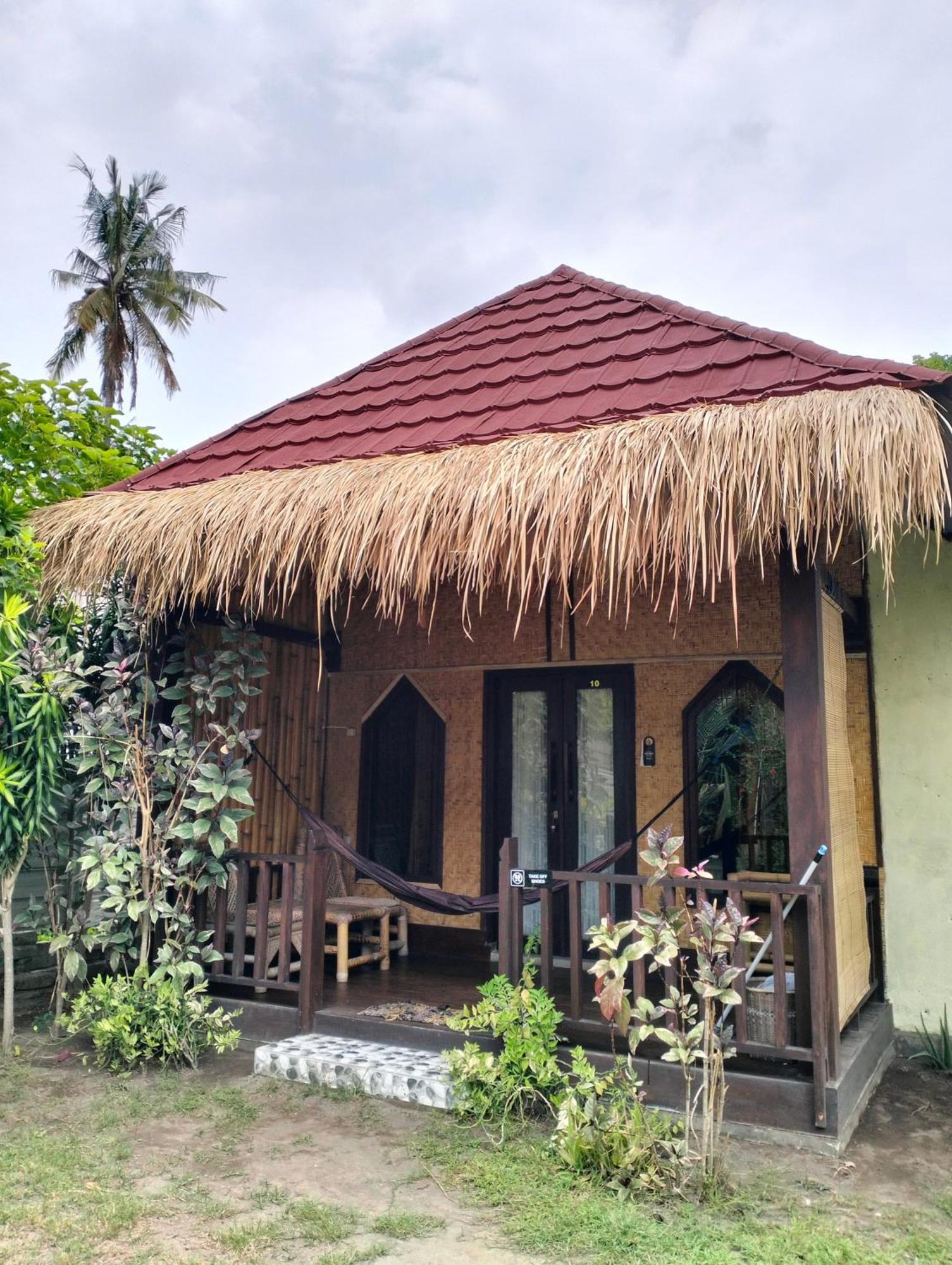 Tangga Bungalows غيلي آير الغرفة الصورة
